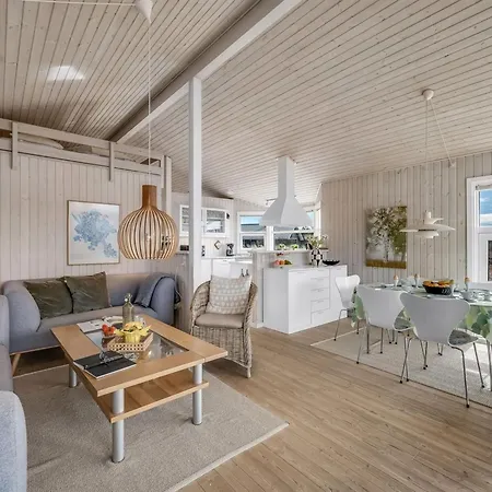 Ferdine - 1-5km From The Sea By Interhome *