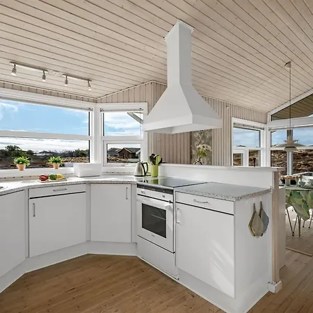 Ferdine - 1-5km From The Sea By Interhome *