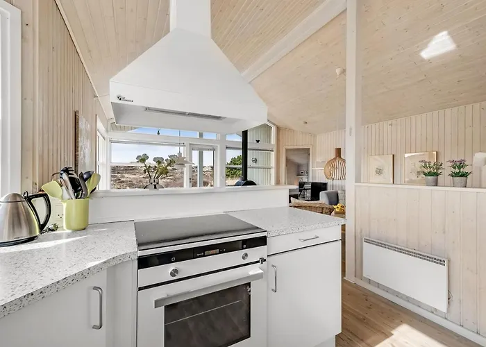 Ferdine - 1-5km From The Sea By Interhome